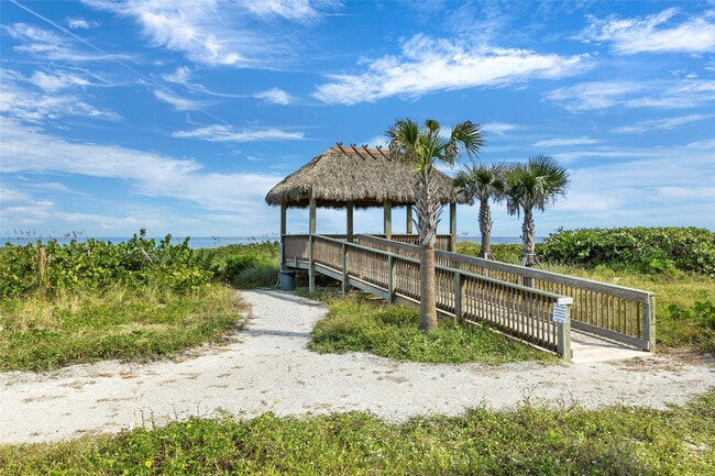 Building Photo - 5167 N Hwy A1A