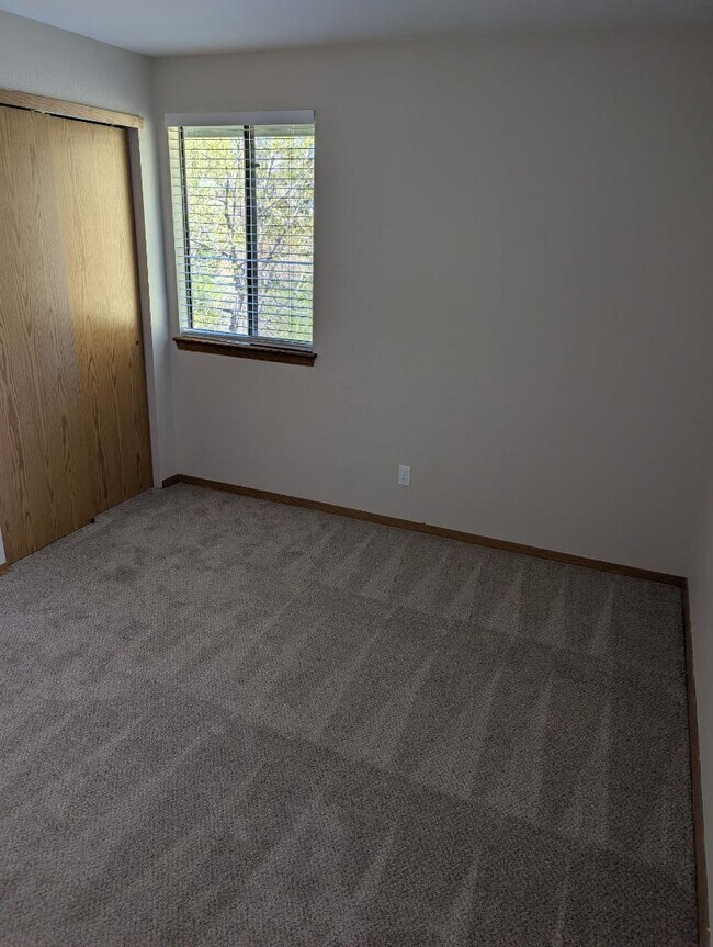 Building Photo - 139 S Zang Way