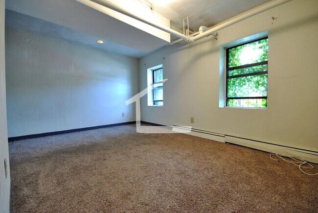 Building Photo - 9/1 No Fee! Spacious 3BR in Hemenway St by Northeastern!