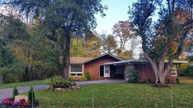 Building Photo - 34 Karlton Cir