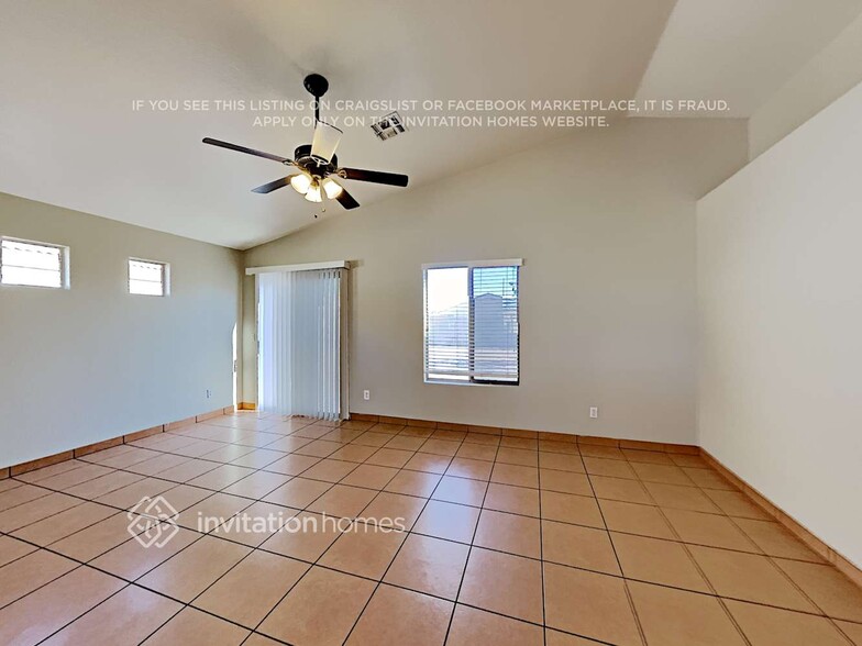 Building Photo - 1035 W 22nd Ave