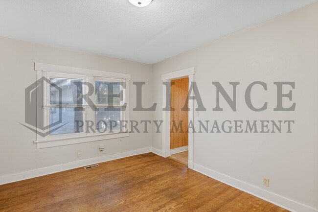 Building Photo - 2020 S Main St
