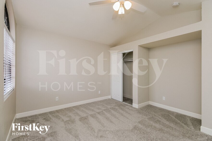 Building Photo - 121 W Gary Way