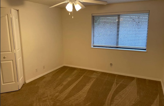 Building Photo - Private End-Unit Condo in Southeast Boise ...