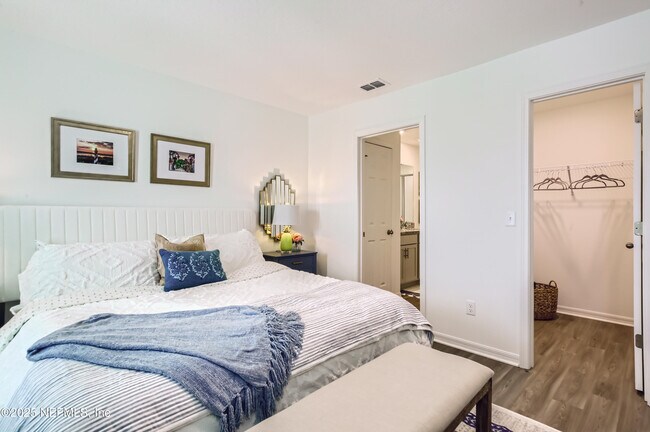 Building Photo - 89 Zaragoza Dr