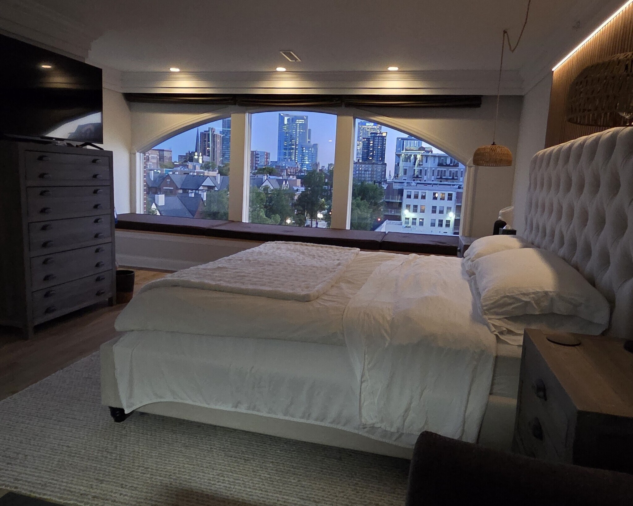 Building Photo - 1515 N Van Buren St