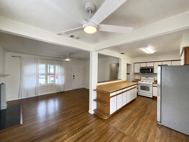 Building Photo - 4432 Falcon Ave