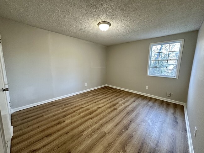 Building Photo - 1376 Creel Ct