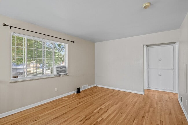 Building Photo - Great Platt Park two bed / two bath for rent