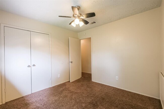 Building Photo - 20223 Regents Corner Ln