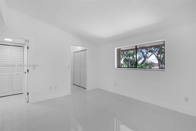 Building Photo - 3843 Alcantara Ave