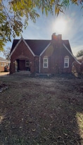 Building Photo - 822 NE 17th St