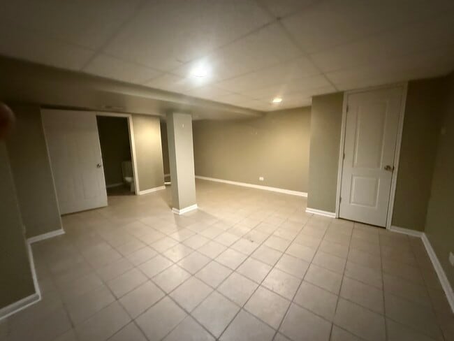 Building Photo - 10S328 Jamie Ln