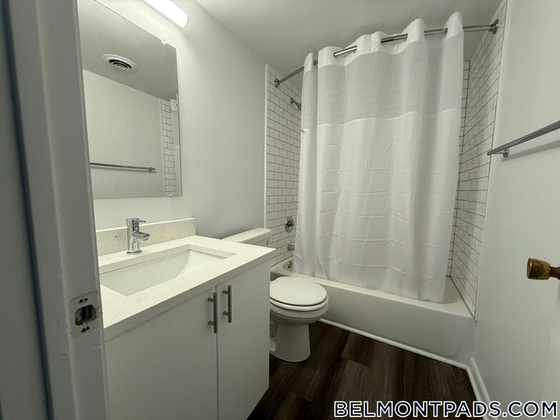 Building Photo - 53 Hill Rd