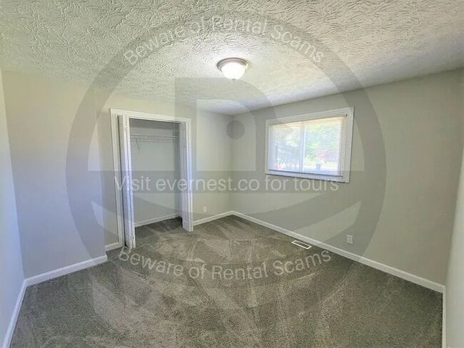 Building Photo - 225 Holly Smith Dr