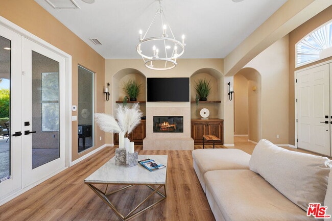 Building Photo - 4 Cartier Ct