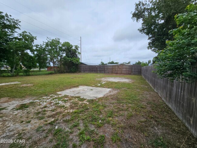 Building Photo - 5701 Lilly St