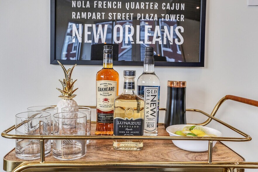 Building Photo - 527 St Joseph St