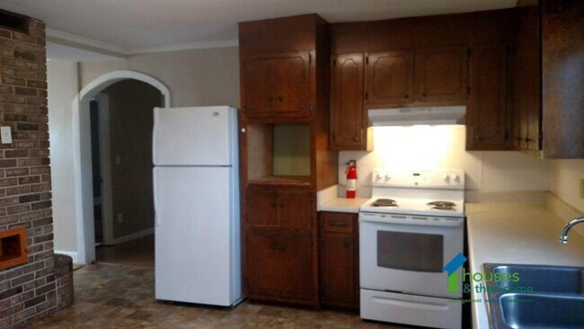 Building Photo - 469 Lindley Rd