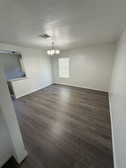 Building Photo - 208 Fesmire Ave