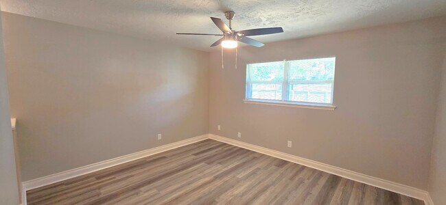 Building Photo - 4315 Navajo St
