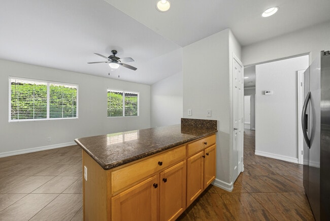 Building Photo - 51780 Avenida Velasco