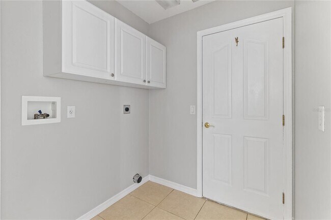 Building Photo - 2745 Nellie Ln