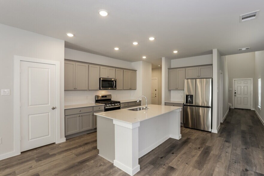 Building Photo - 336 Sun Harvest Dr