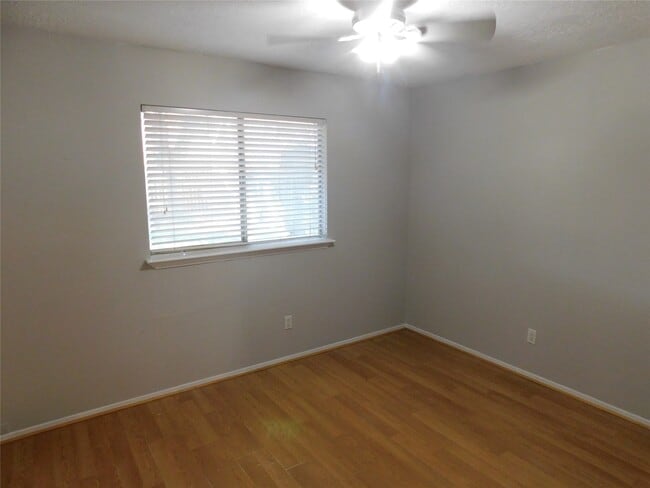 Building Photo - 3014 Windemere Dr