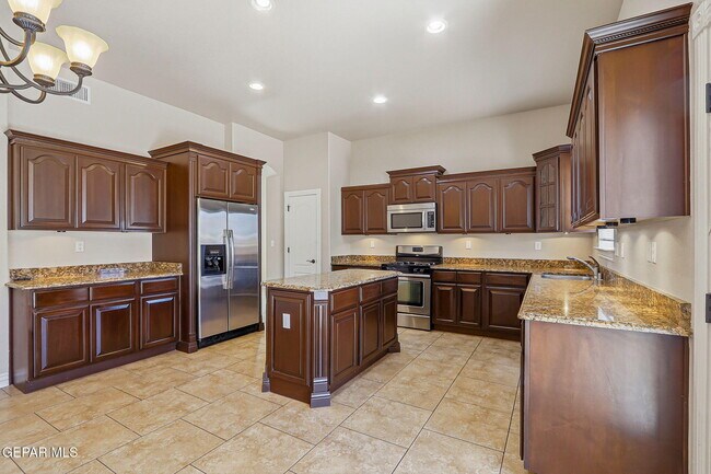 Building Photo - 11441 Victor Flores Pl