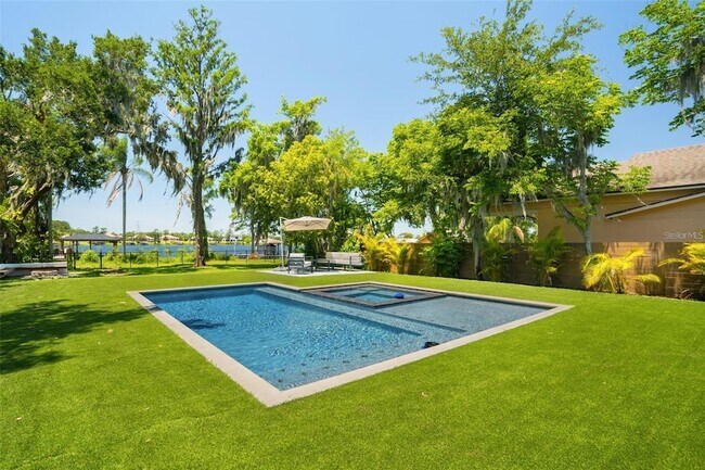 Building Photo - 6564 Lagoon St