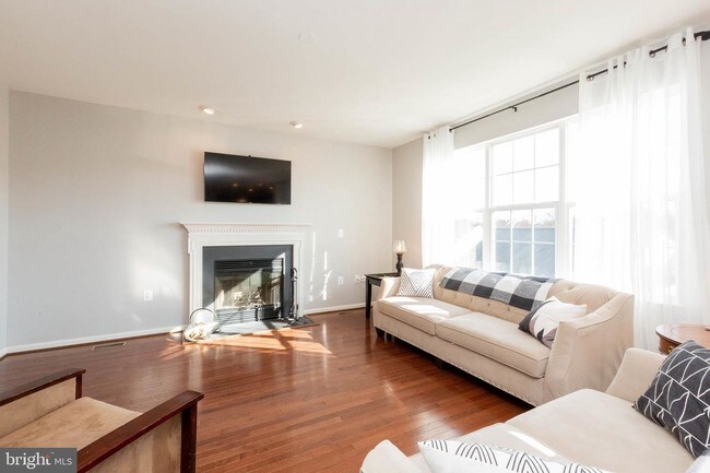 Building Photo - 17670 Cleveland Park Drive