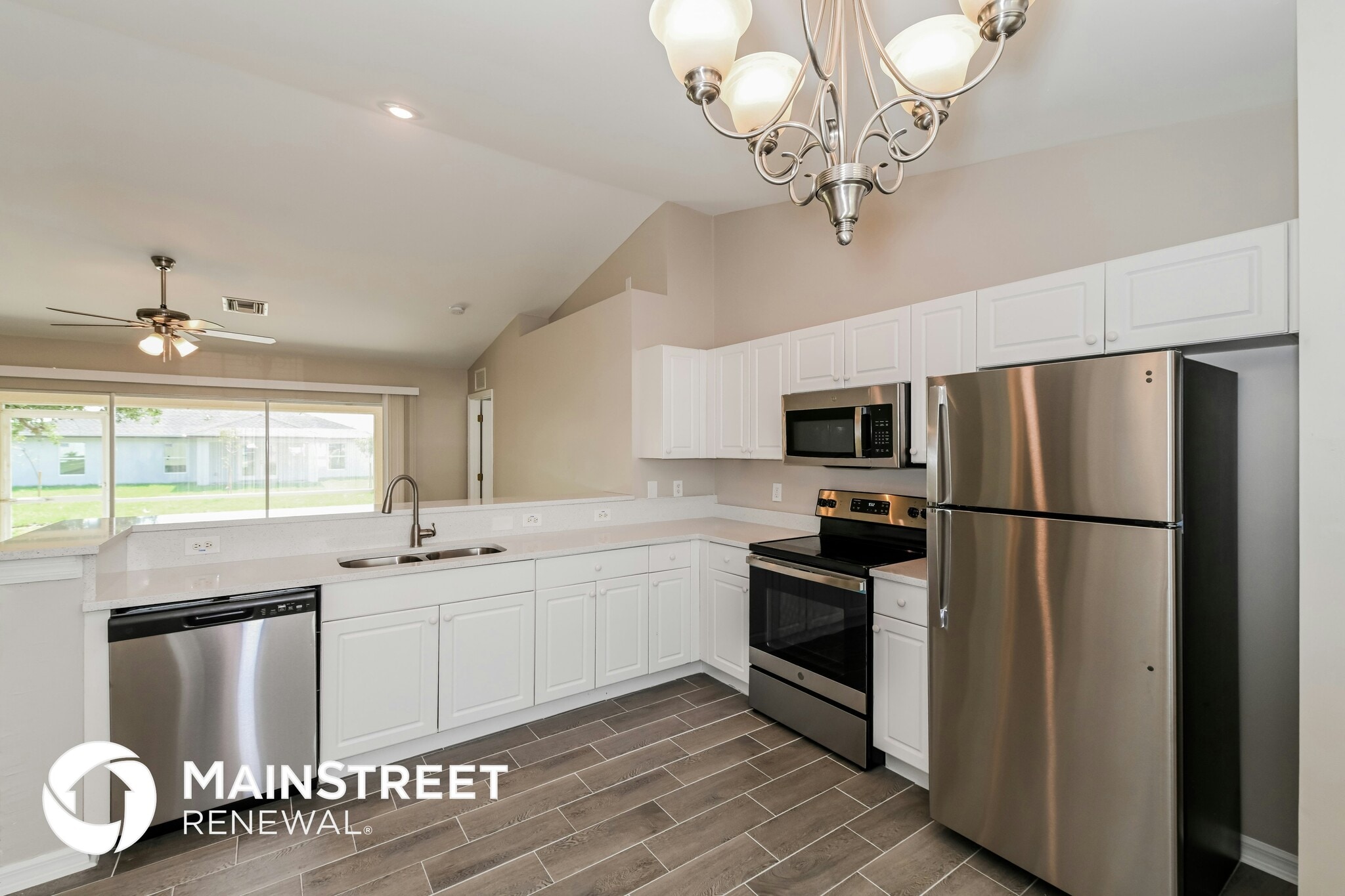 Building Photo - 631 NE 1st Pl