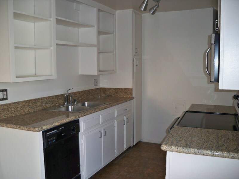 Building Photo - 117 Catamaran St