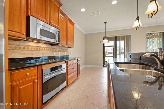 Building Photo - 13519 Isla Vista Dr