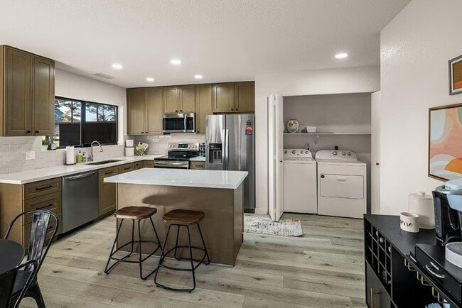 Building Photo - S-1073