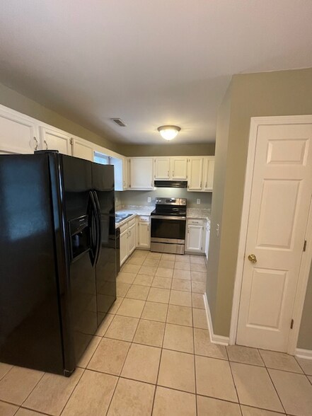 Building Photo - 140 Alcorn St