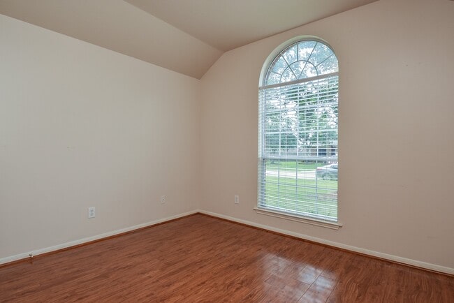 Building Photo - 3217 Mossy Bend Ln