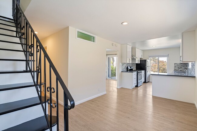 Building Photo - 5306 Bayview Ave