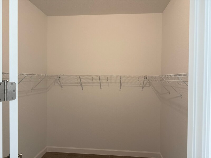 Building Photo - 7796 Lakes Edge Ln