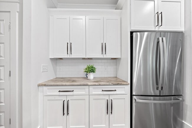 Building Photo - 1100 Hidden Hills Cir