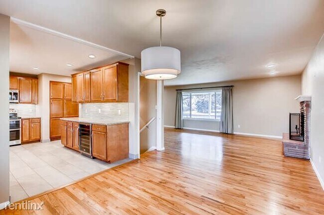 Building Photo - 5 br, 2 bath House - 1408 Brentwood Drive