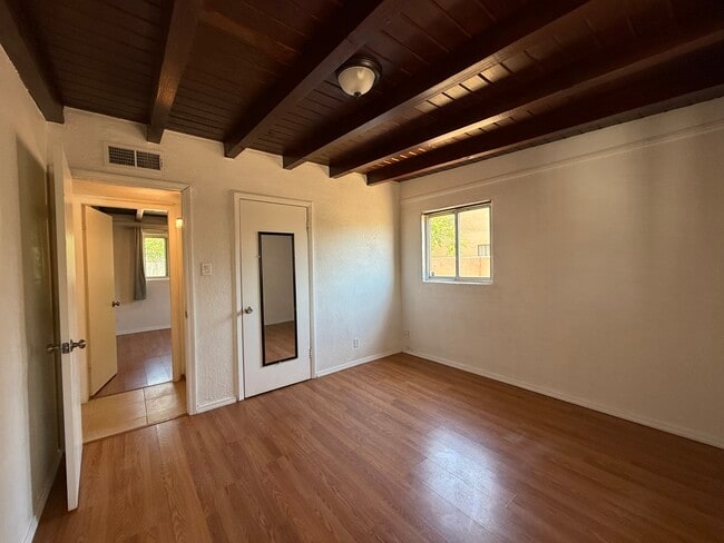 Building Photo - 2834 Montclaire Dr NE