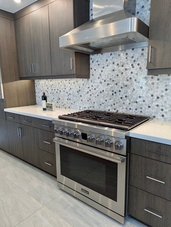 Building Photo - 3402 Ambassador Dr