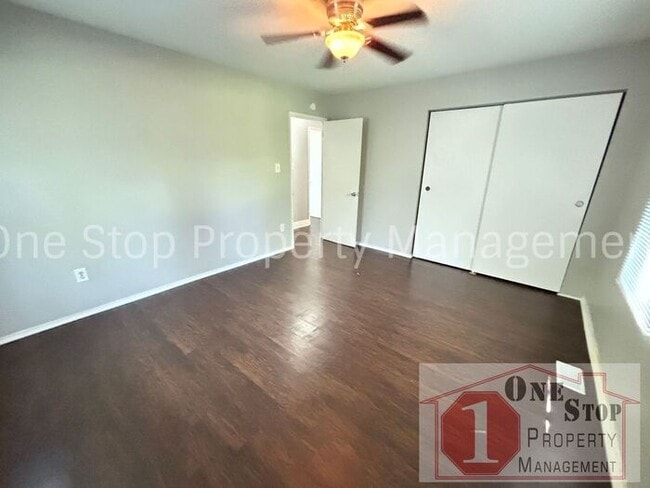 Building Photo - 3 Bedroom, 1 Bathroom in Grandview