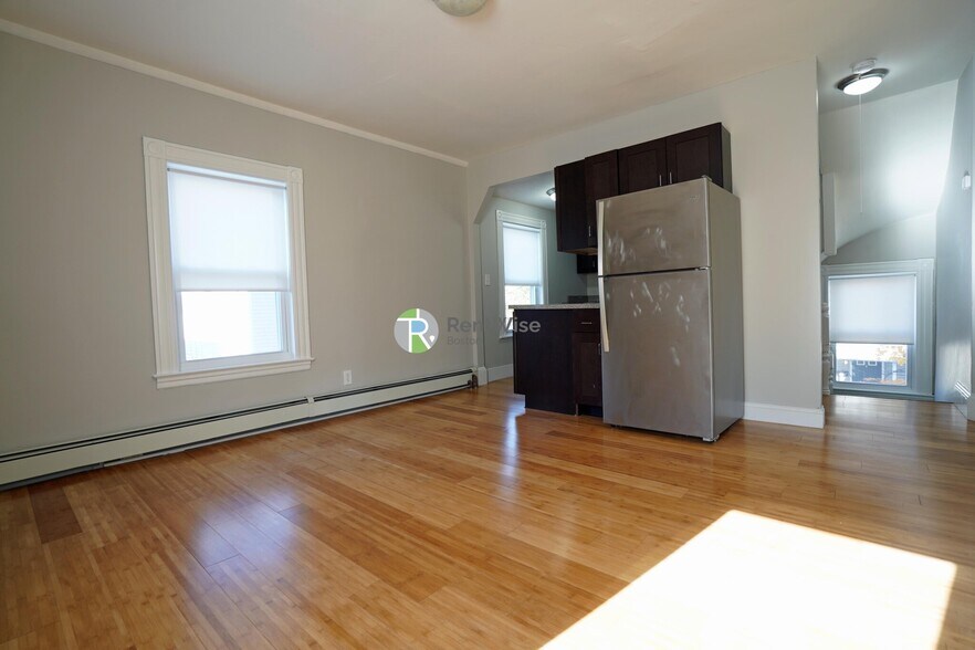 Building Photo - 50 A Winship St