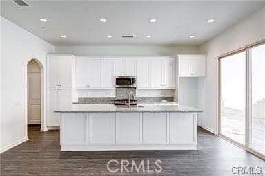 Building Photo - 143 Primrose Dr