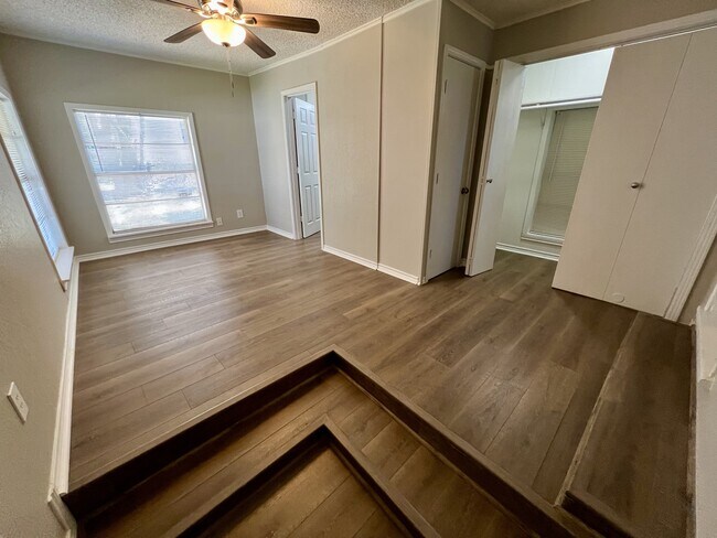 Building Photo - 3225 Knox St