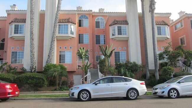 Building Photo - 221 Donax Ave