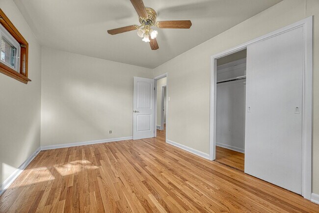 Building Photo - $2,595, 3-bed, 2-bath located in Denver.